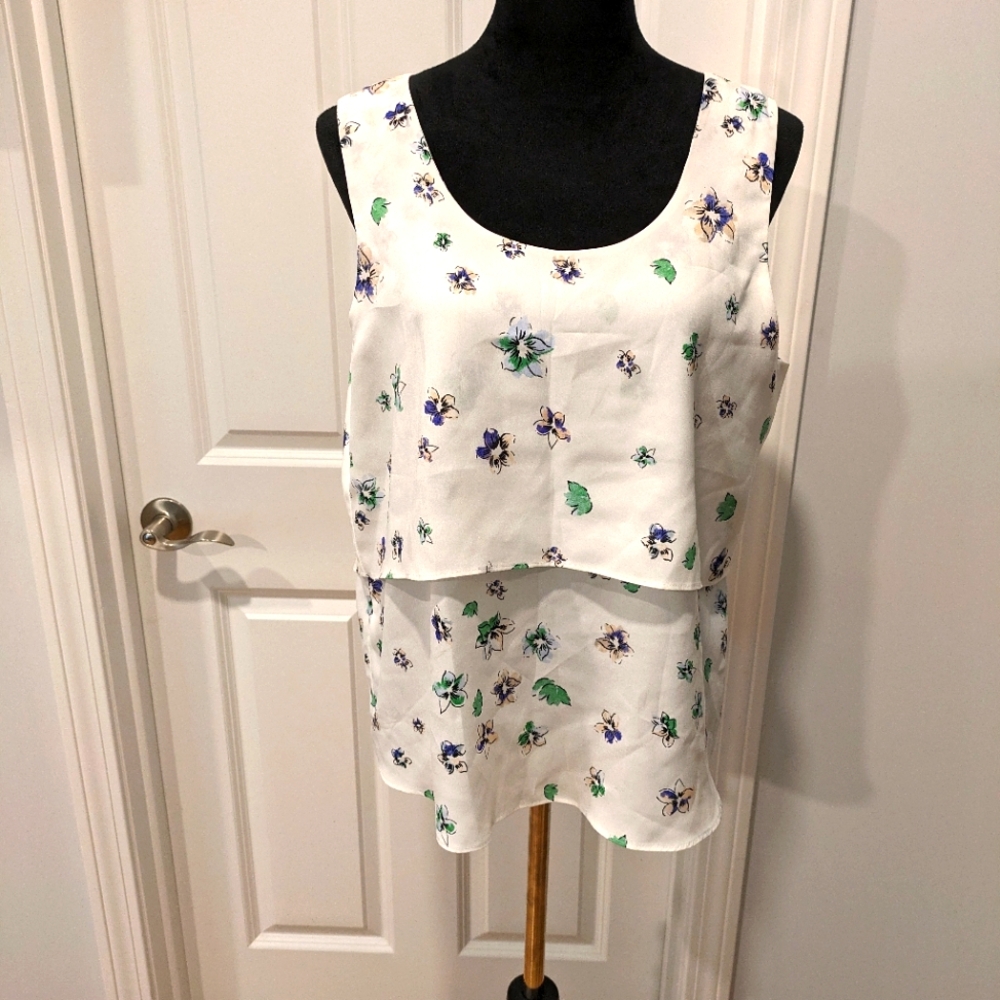 Women's Size L Top New
